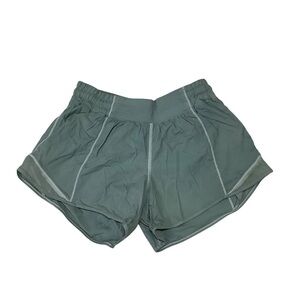 Lululemon Women’s Hotty Hot Shorts Sz 8 Green